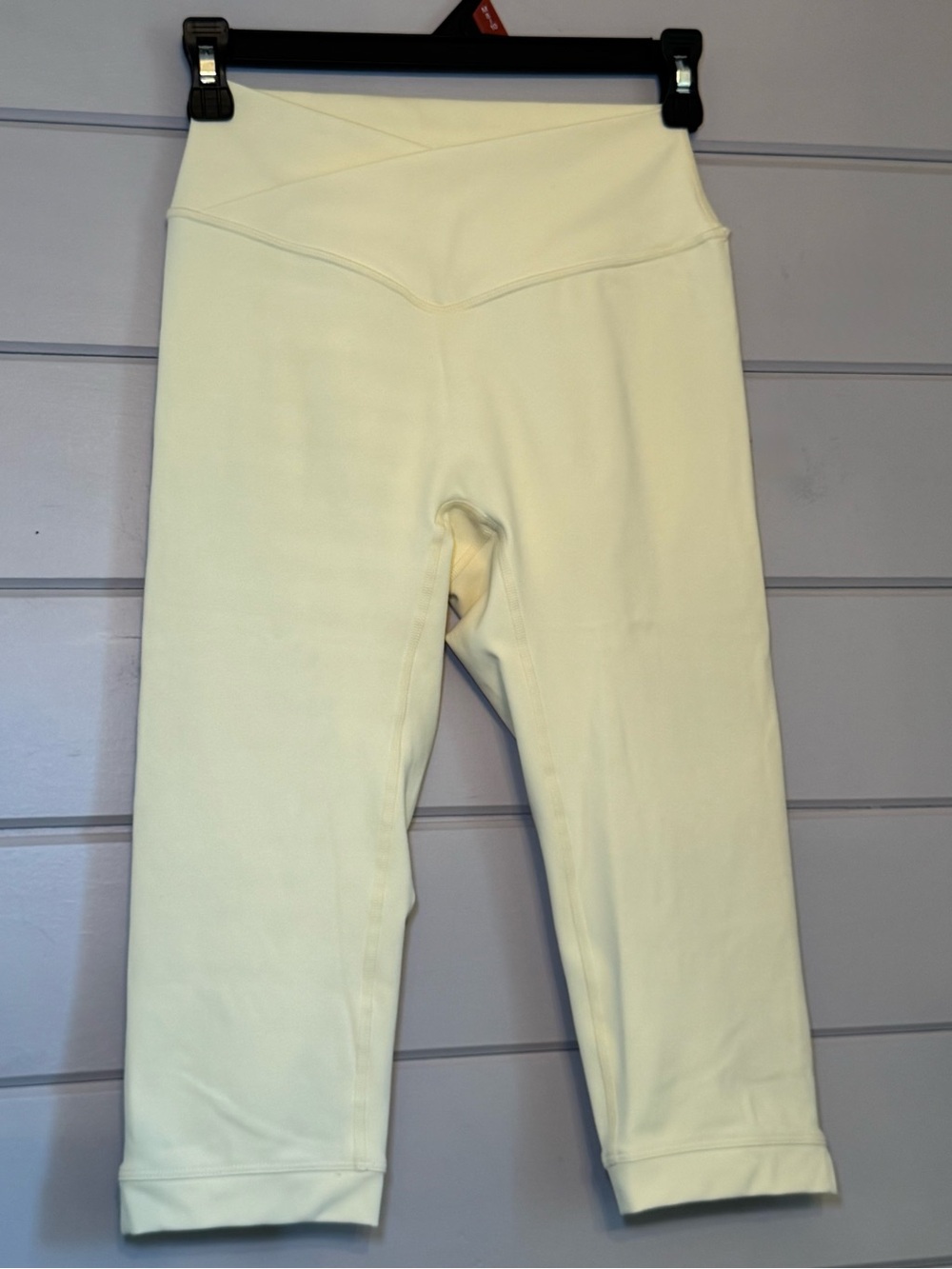 Liv Eazy Active Butter Yellow High Waisted Crop Capri Leggings